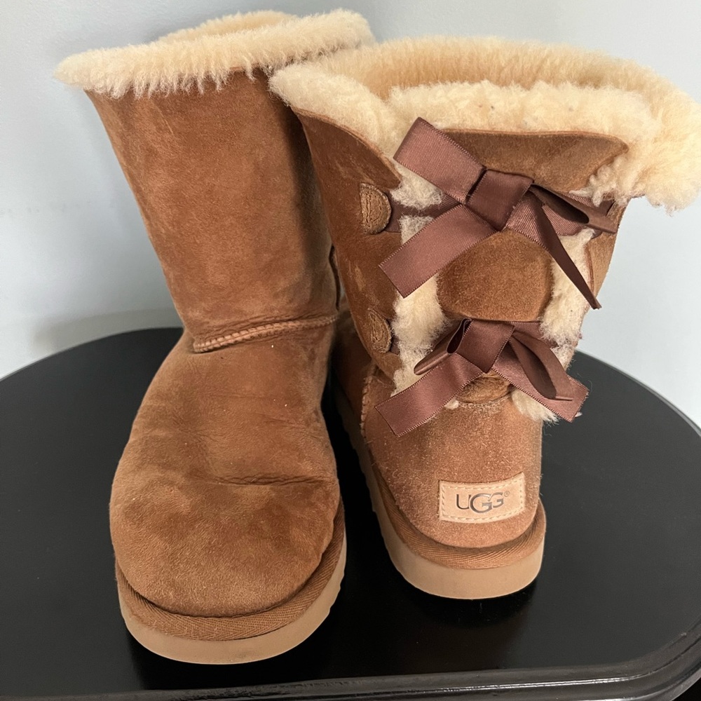 Ugh bow boots